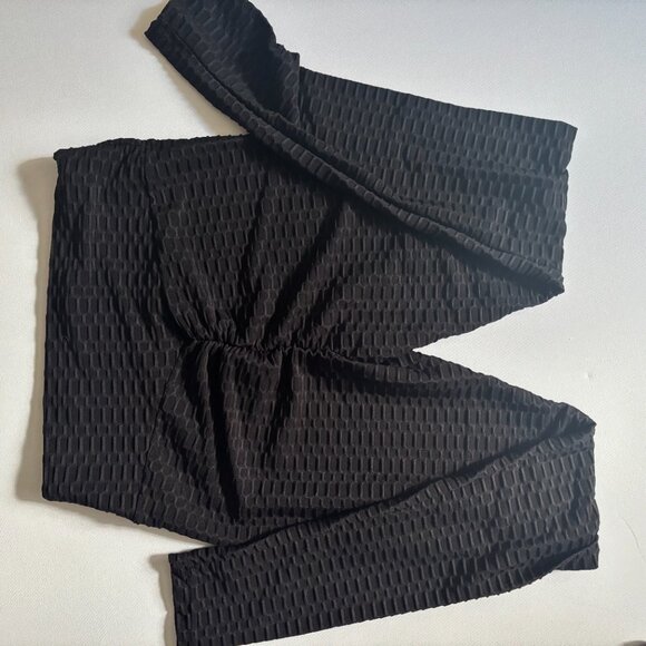 New Mix Black Textured High-Waisted Leggings – Size L/XL - Picture 2 of 3
